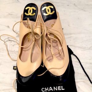 Authentic Chanel two toned shoes